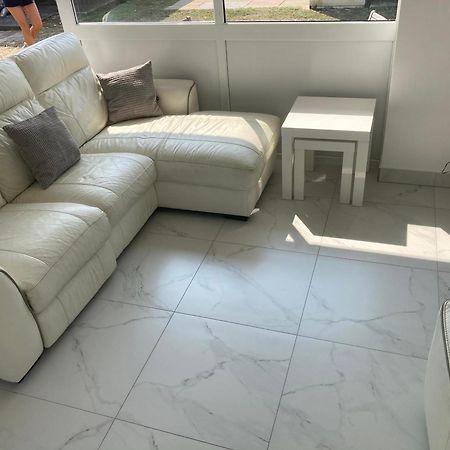 2 Bed Chalet Romney Sands Greatstone Экстерьер фото