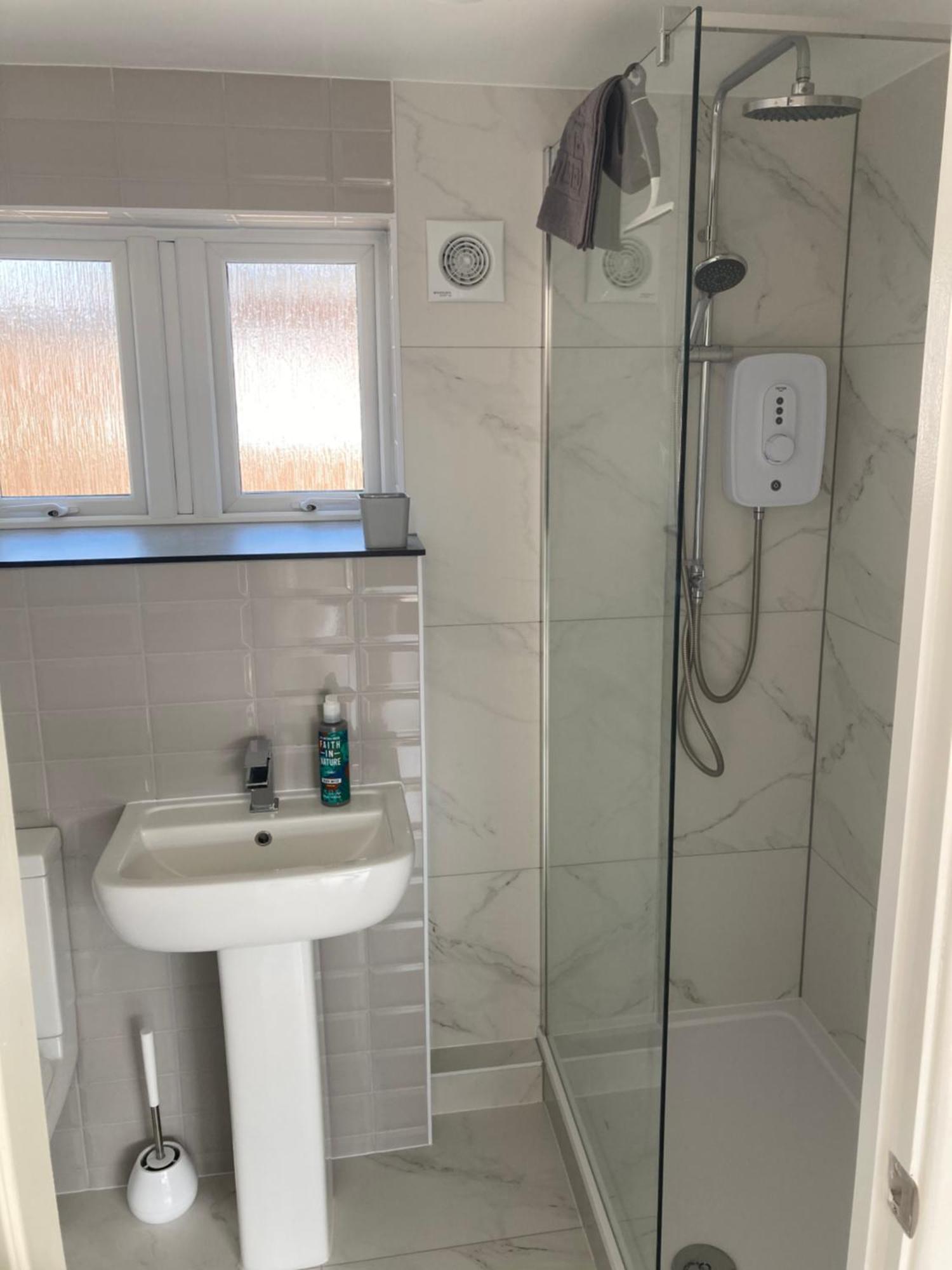 2 Bed Chalet Romney Sands Greatstone Экстерьер фото