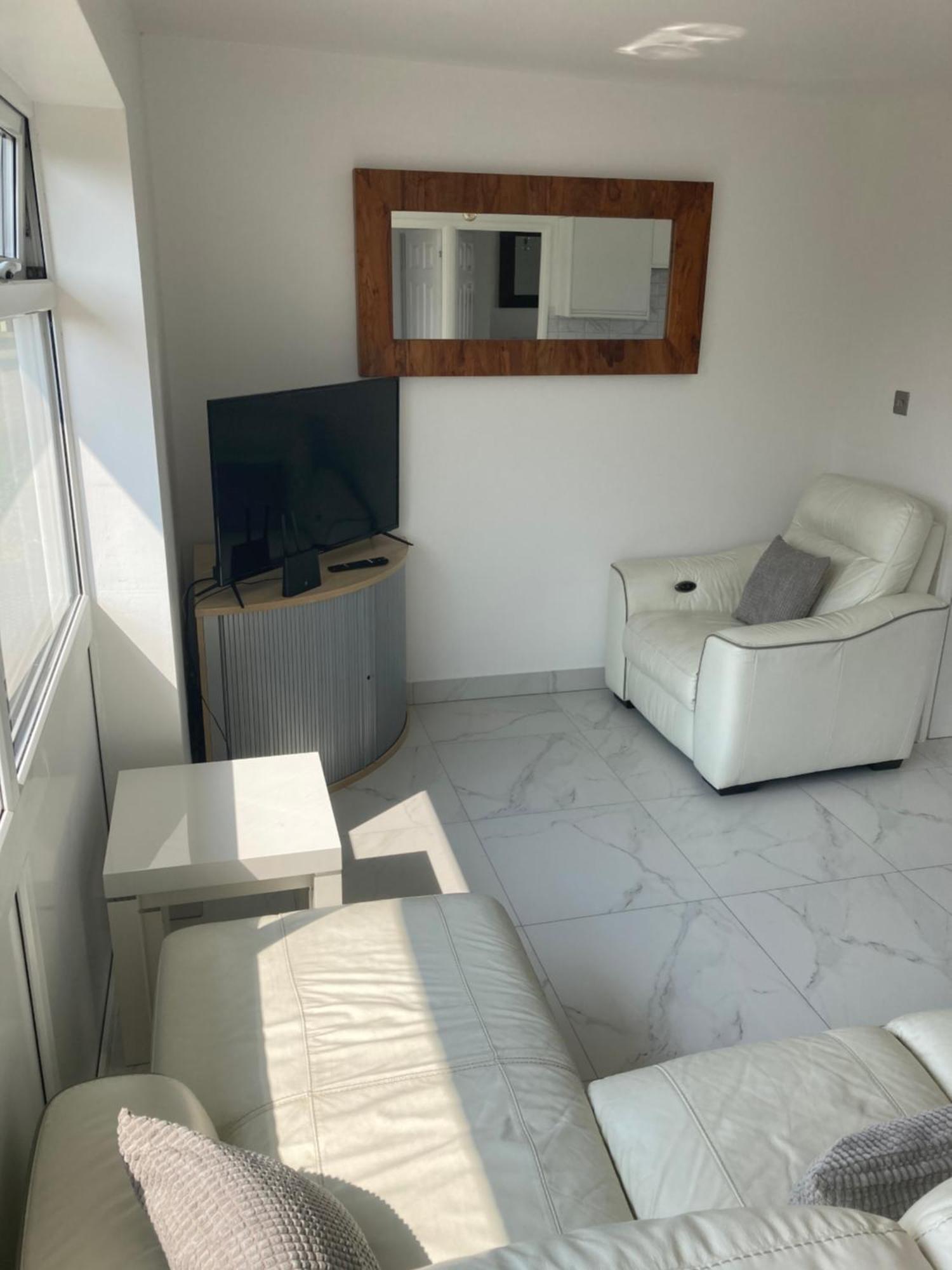 2 Bed Chalet Romney Sands Greatstone Экстерьер фото