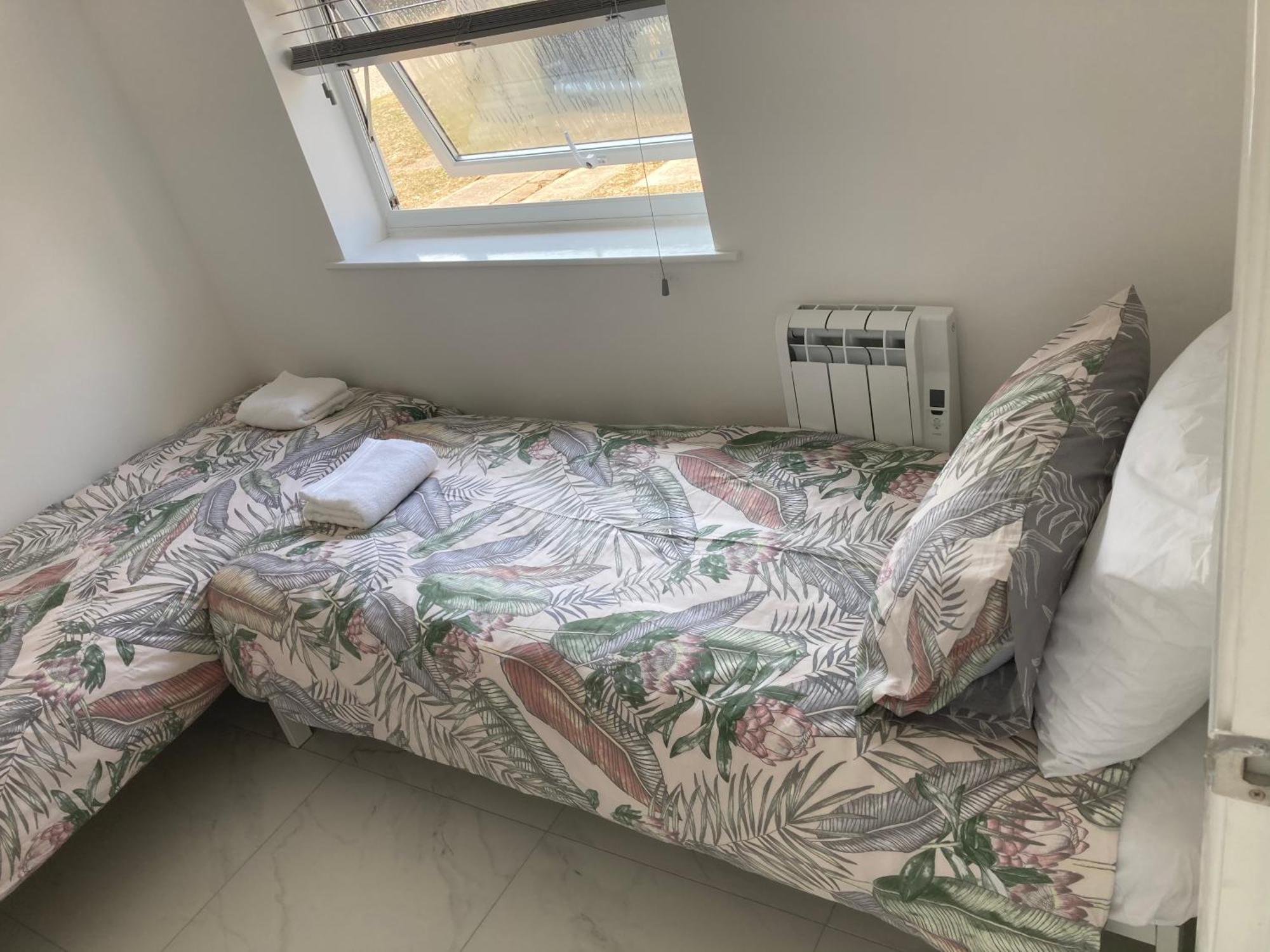 2 Bed Chalet Romney Sands Greatstone Экстерьер фото